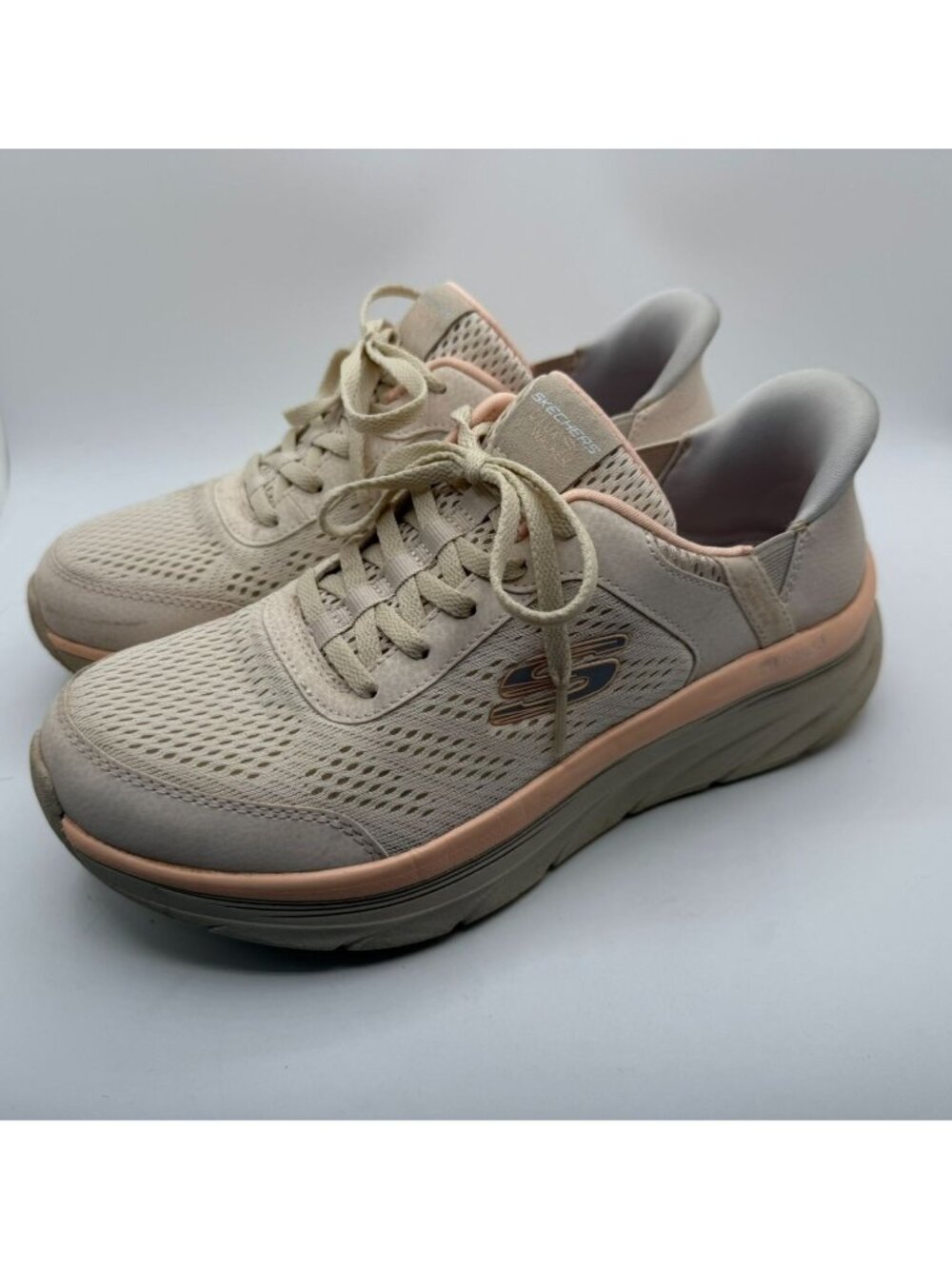 Skechers D-Lux Walker Swift-Fit Sneakers Women's Size 9.5 Tan/Pink Mesh Shoes